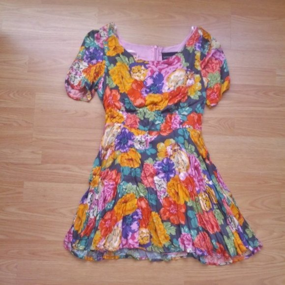 NWOT MINKPINK Chelsea Floral Dress | Size M - Picture 4 of 8